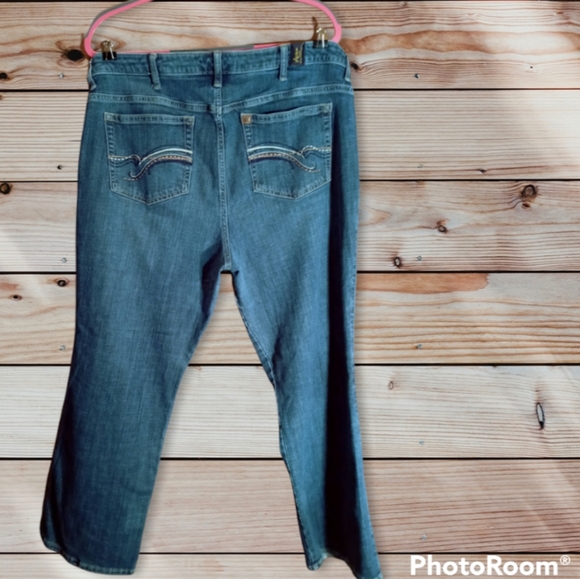 Aura Plus Size Jeans by Wrangler - Picture 3 of 5